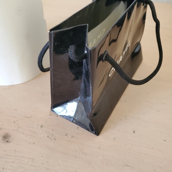 Authentic Chanel White on White Wrapping Paper Bolt Roll  2010 Vintage & 2 Bags - Picture 7 of 10